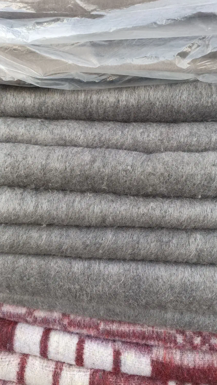 پتوهای رنگی طوسی|رختخواب، بالش، پتو|تهران, گمرک|دیوار