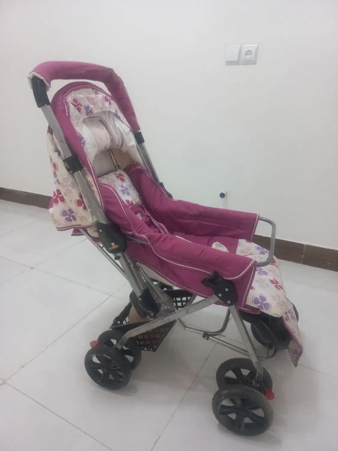 کالسگه|کالسکه و لوازم جانبی|فولادشهر, B4|دیوار