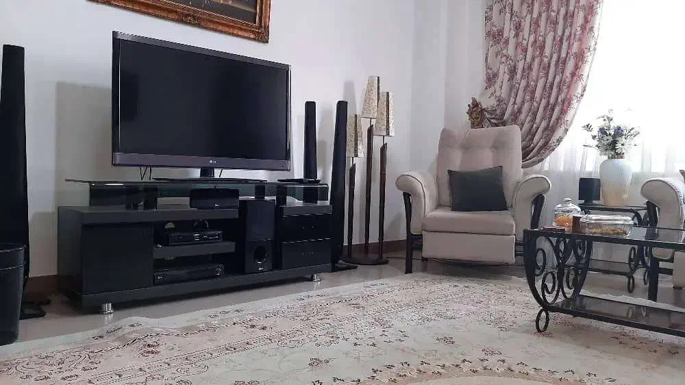 مبل و میز و تخت|مبلمان خانگی و میز عسلی|لاهیجان, حزین|دیوار