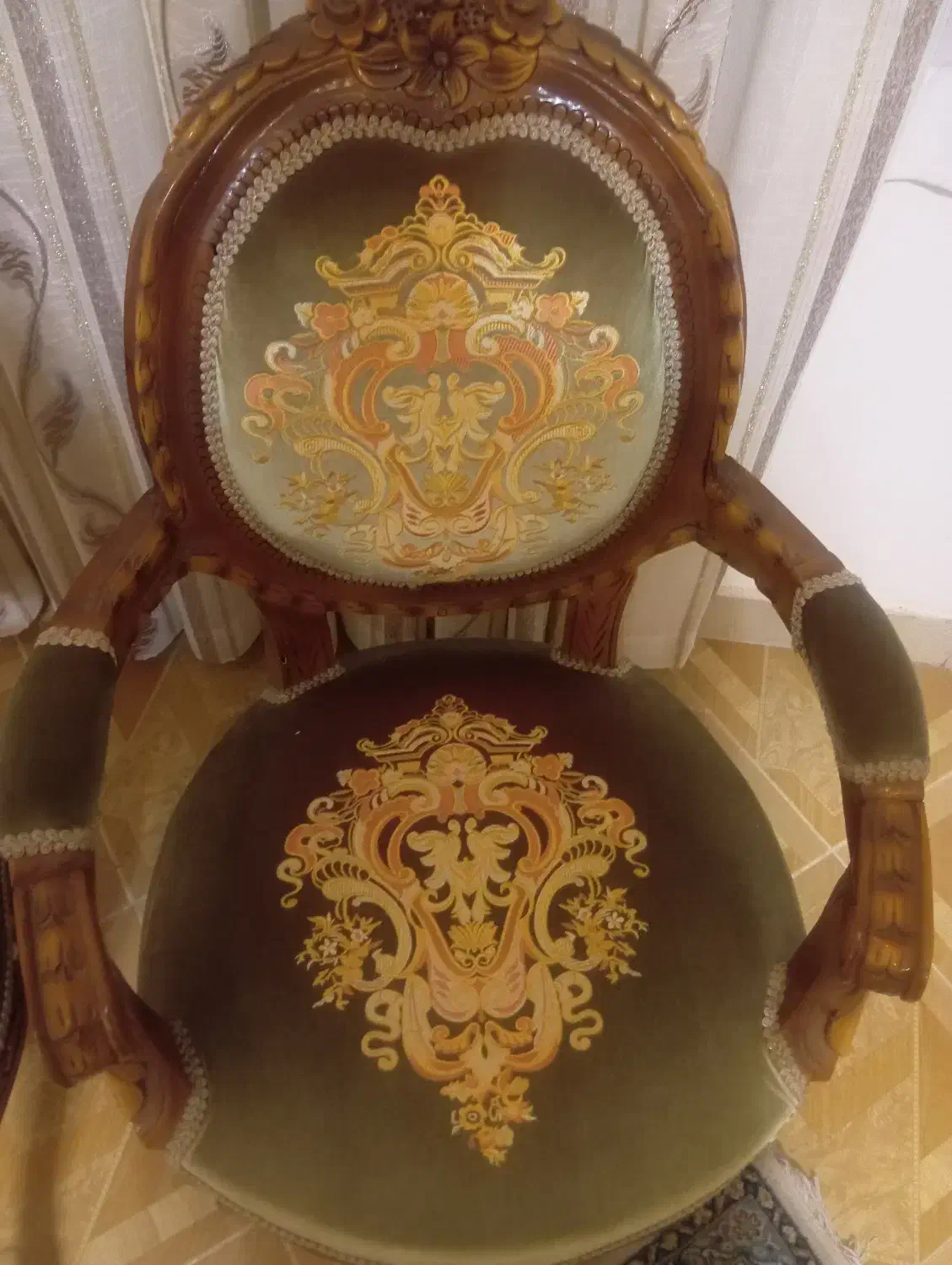 مبل طرح کلاسیک و استیل با روکش مخمل صدری|مبلمان خانگی و میز عسلی|رامسر, |دیوار