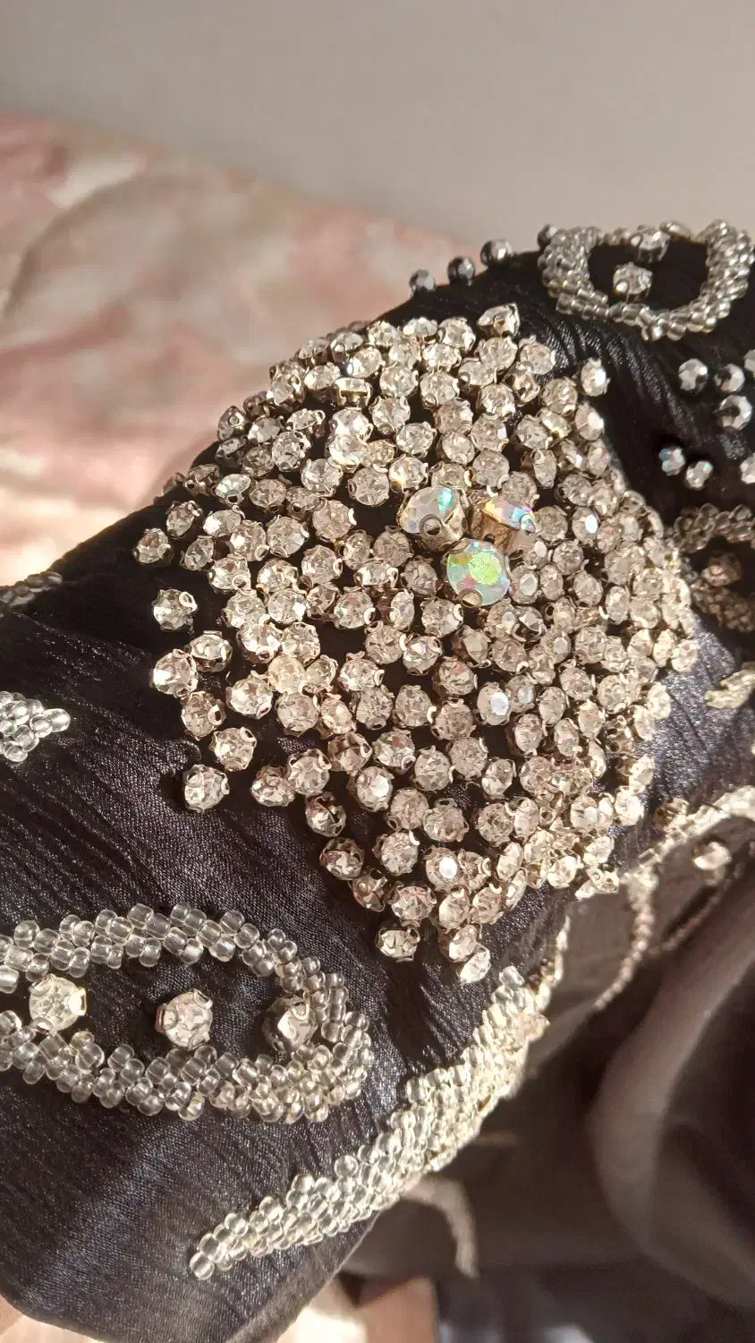 شال مجلسی|لباس|رشت, نخودچر|دیوار