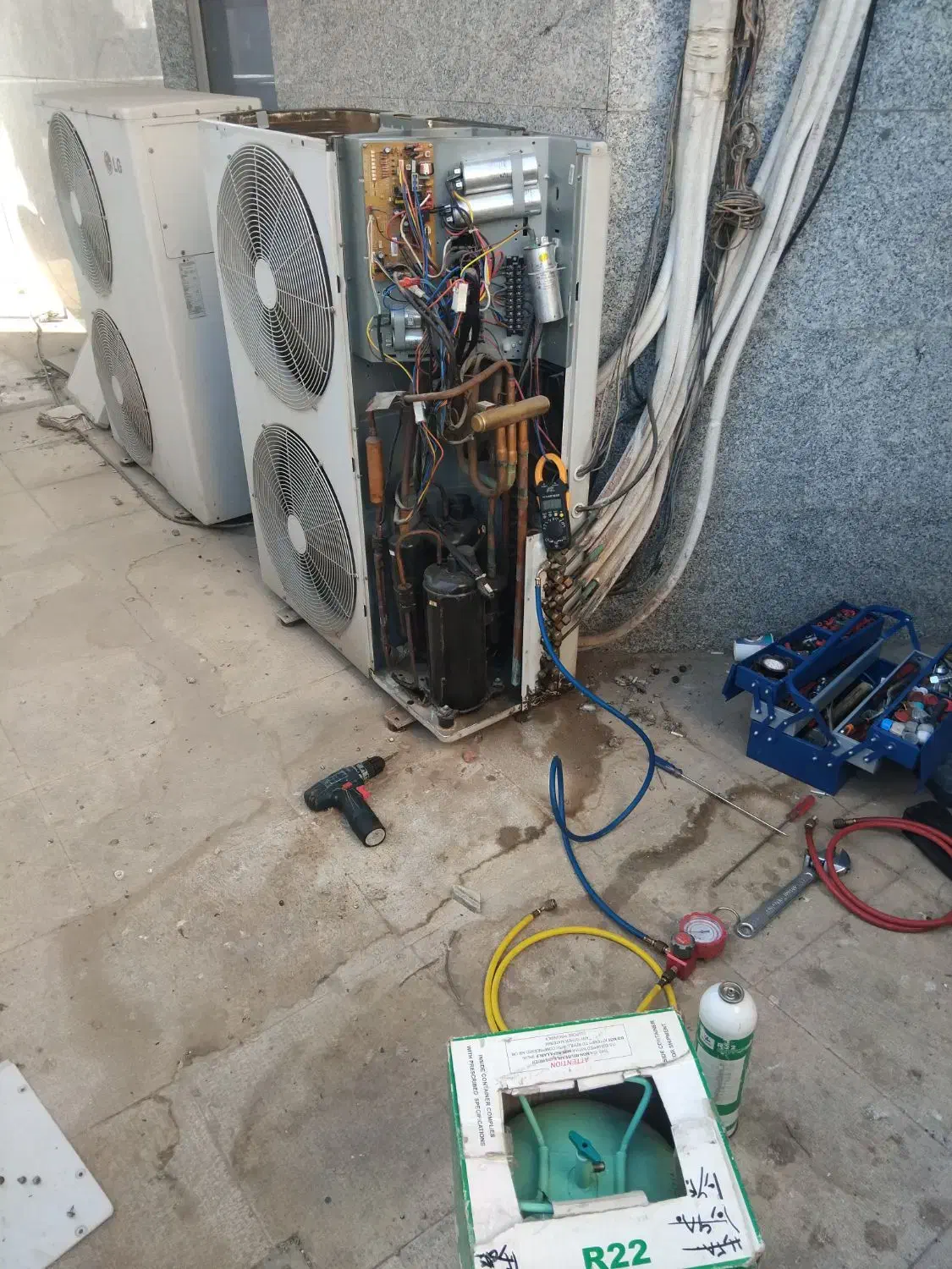 نصب تعمیر کولرگازی سرویسکار شارژگاز لوله گذاری مسی|خدمات پیشه و مهارت|تبریز, |دیوار