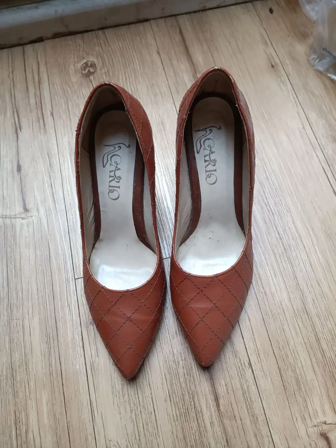 کفش|کیف، کفش، کمربند|فولادشهر, B4|دیوار