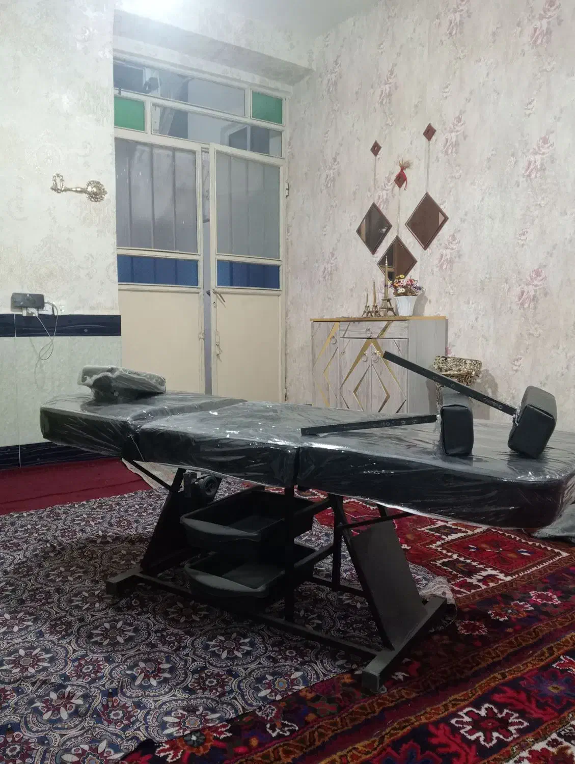 صندلی آرایش. ماساژ جاکفشی|آرایشی، بهداشتی، درمانی|بناب, |دیوار