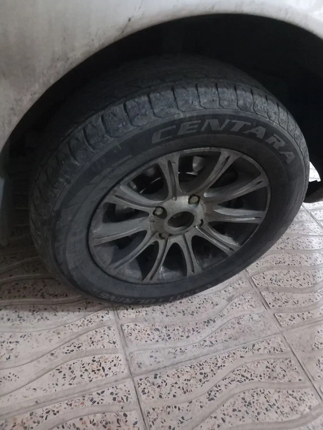 رینگ و لاستیک|قطعات یدکی و لوازم جانبی|صحنه, |دیوار