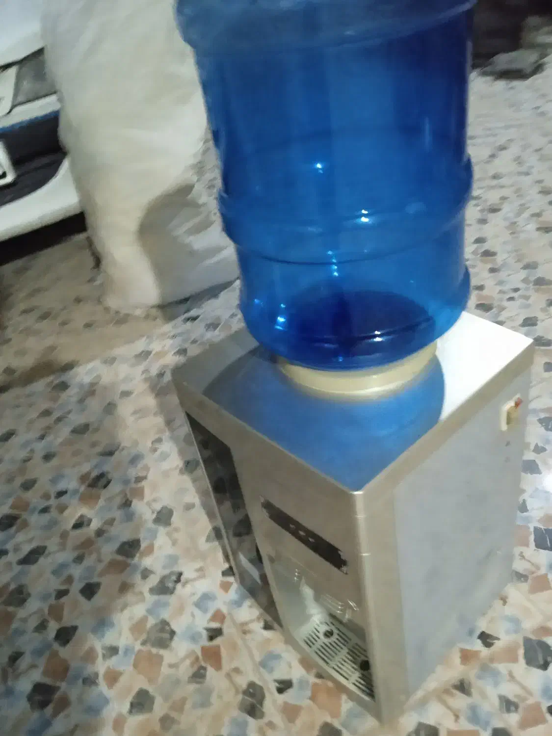 آبسردکن|آب‌سردکن و تصفیه آب|سراوان, |دیوار