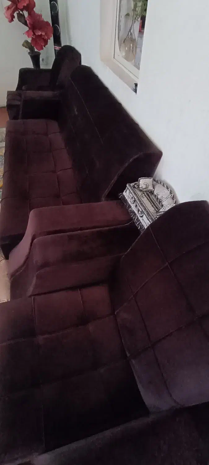 مبل در حد نو و گل میز|مبلمان خانگی و میز عسلی|فیروزآباد (فارس), |دیوار