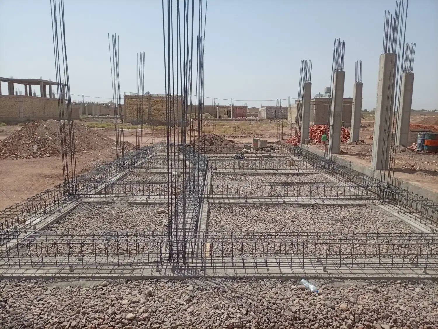 اجرای ارماتور بندی و قالب شنارژ|خدمات پیشه و مهارت|رفسنجان, |دیوار