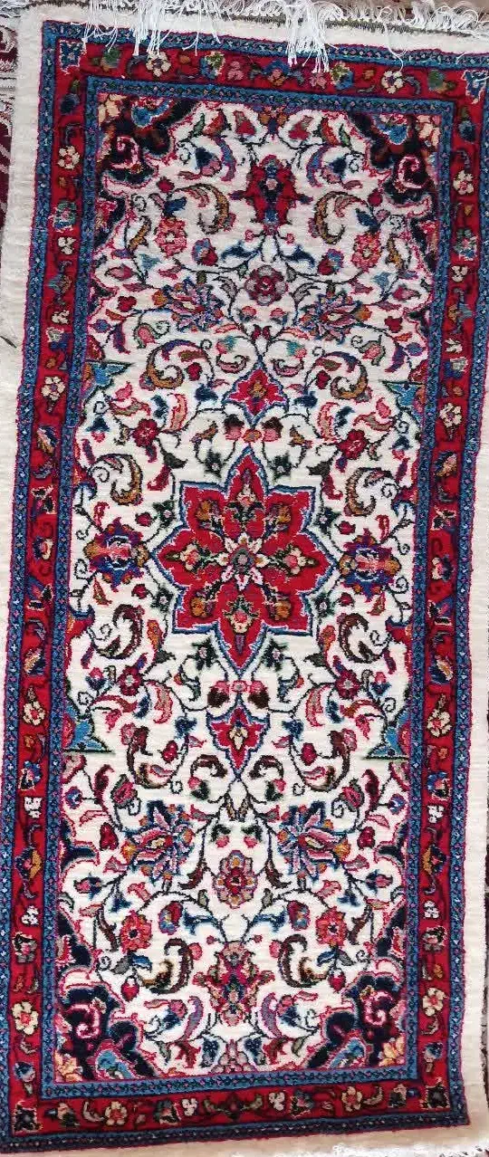 قالیچه|فرش|قم, چهل درخت‎|دیوار