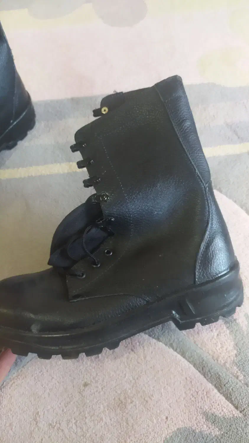 پوتین سربازی|کیف، کفش، کمربند|دیواندره, |دیوار