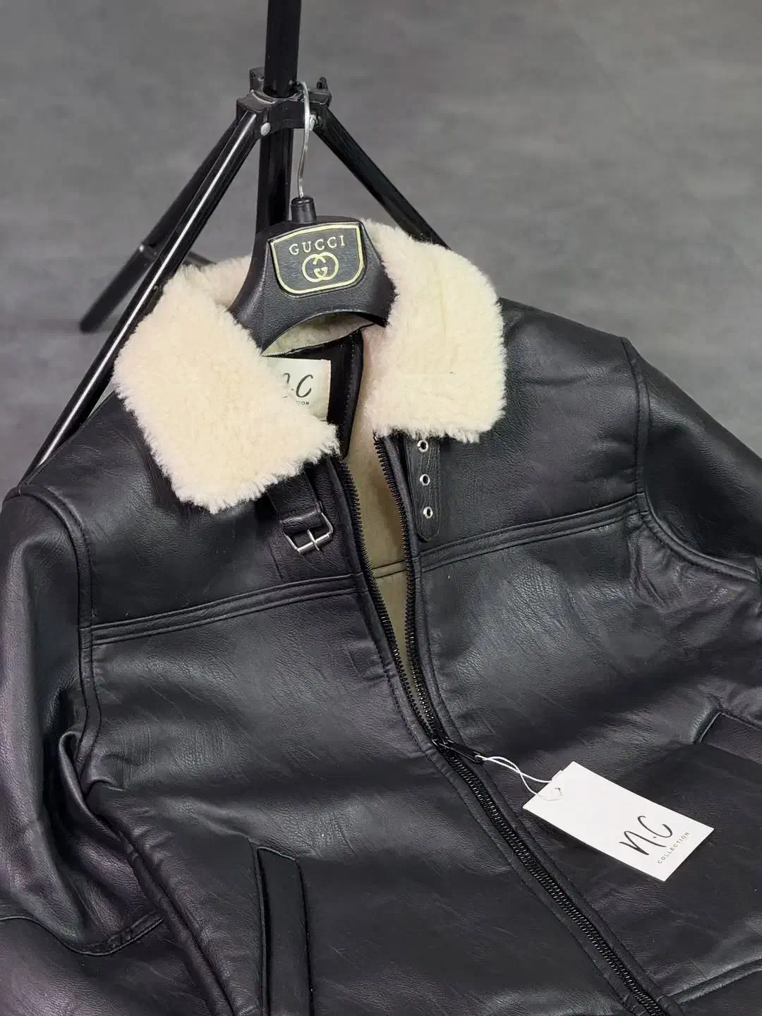 کاپشن چرم بوفالو وارداتی خز مشکی و سفید(آقایمد)|لباس|بیرجند, |دیوار