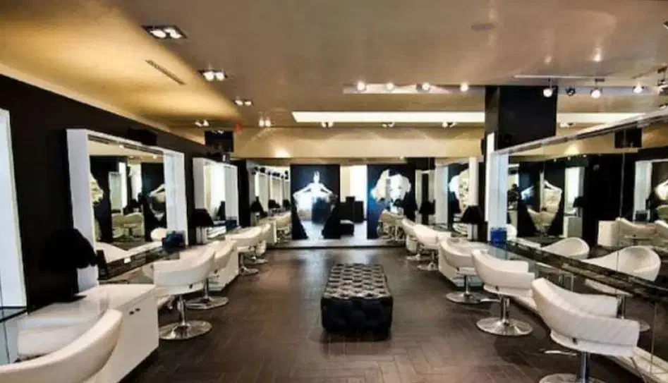 وسایل سالن زیبایی یکجا به فروش می رسد|آرایشگاه و سالنهای زیبایی|گرمسار, |دیوار