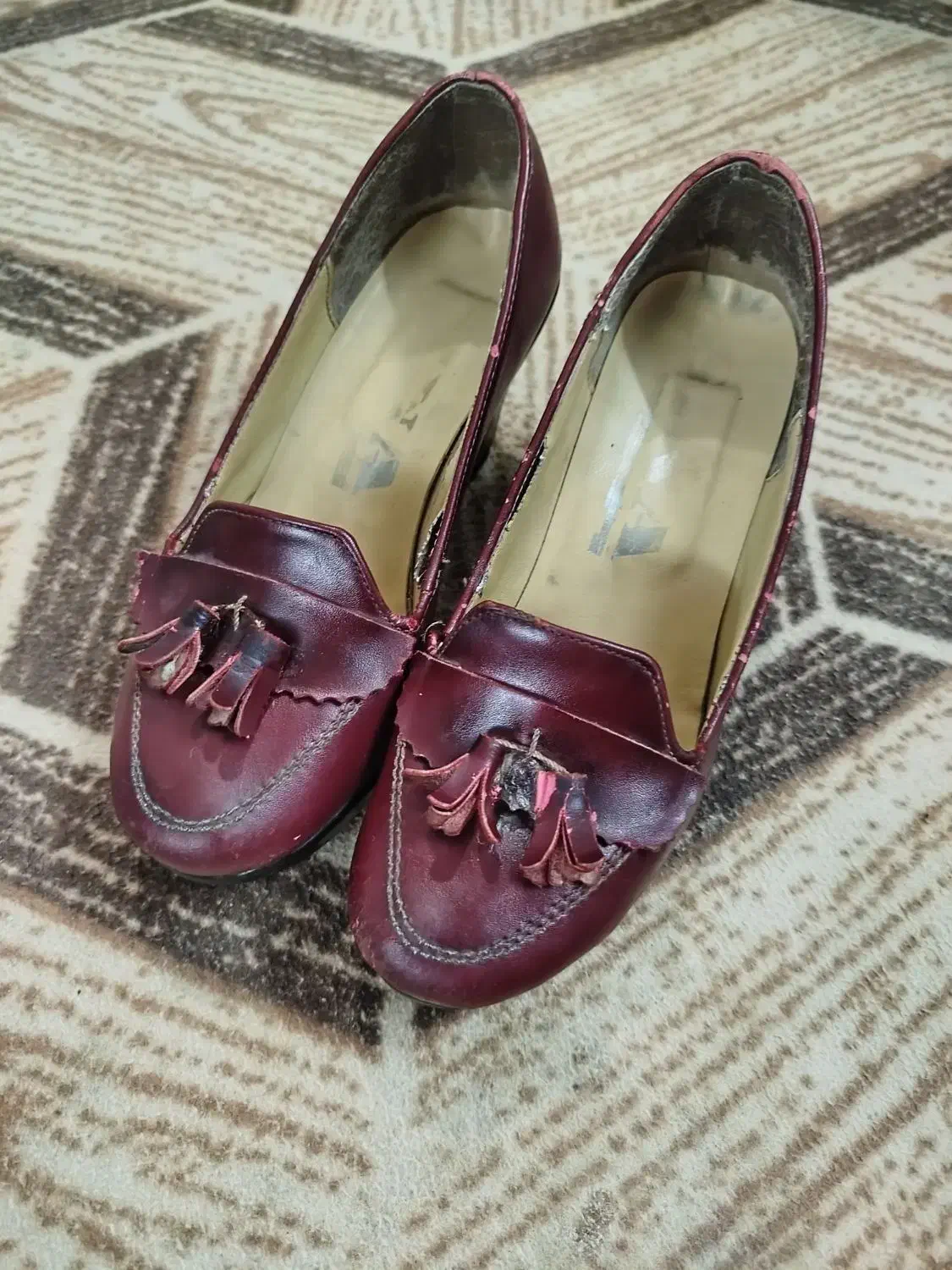 صندل|کیف، کفش، کمربند|یزد, |دیوار