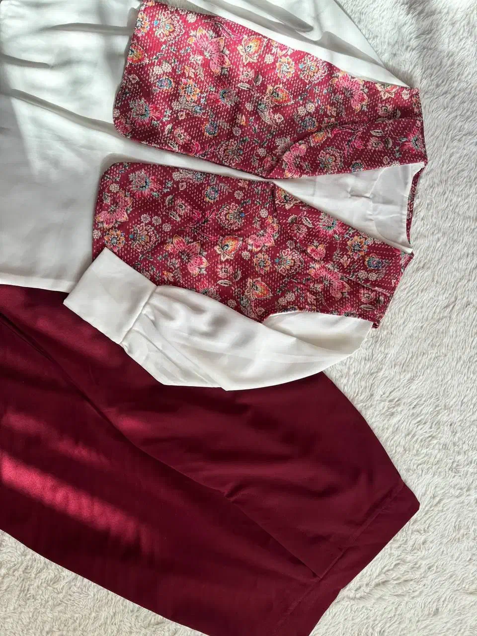 سه تیکه یلدایی|لباس|یزد, |دیوار