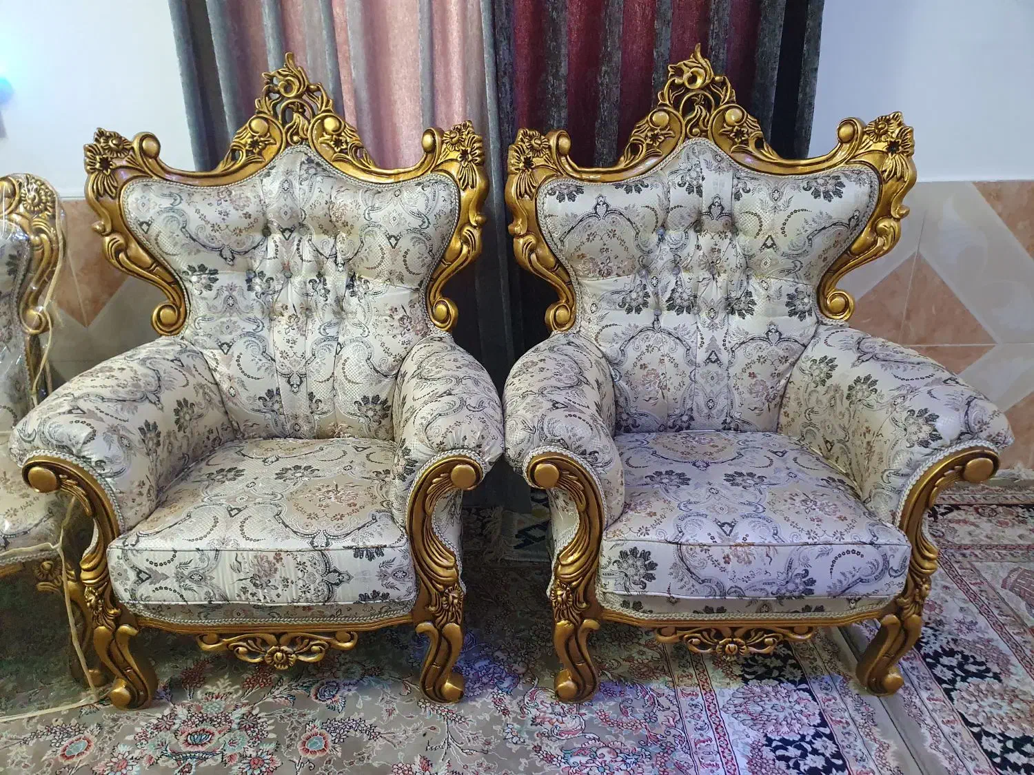 مبل سلطنتی کاملاً نو و پرنقش|مبلمان خانگی و میز عسلی|زاهدان, |دیوار