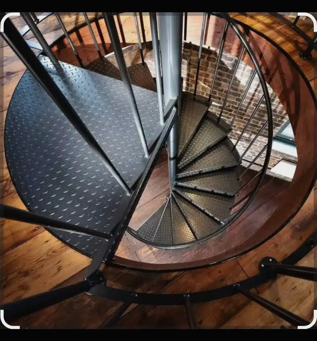 اکیپ تخصصی انواع پله های فلزی|خدمات پیشه و مهارت|امیرکلا, |دیوار