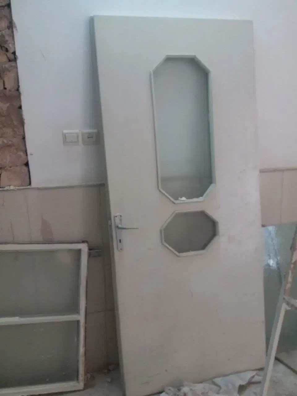 ۴تادر محکم پنجره با شیشه پنکه سقفی سنگ اپن|مصالح و تجهیزات ساختمان|قم, انسجام|دیوار