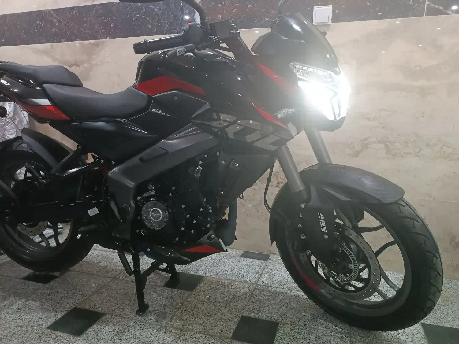 ns200 کیلومتر جدیدz .سه 3شمع واقعی|موتورسیکلت|تهران, شارق|دیوار