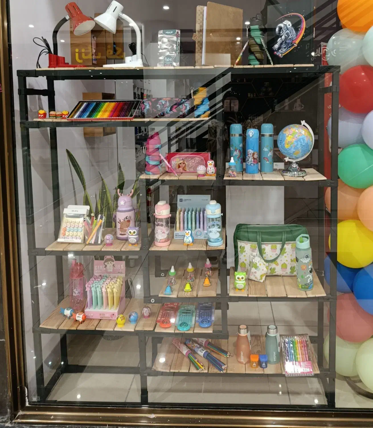 ویترین استند دکور کتابخانه چوبی فلزی|کتابخانه، شلف، قفسه‌های دیواری|بجنورد, |دیوار