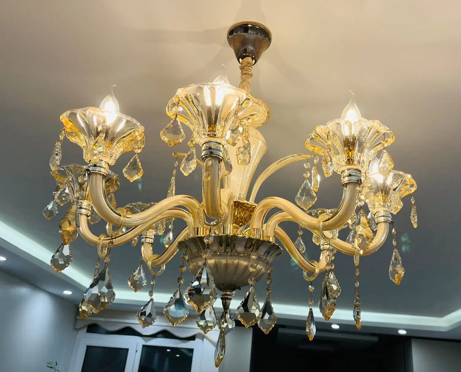 لوستر ۸ شاخه|لوستر و چراغ آویز|تهران, جنت‌آباد مرکزی|دیوار