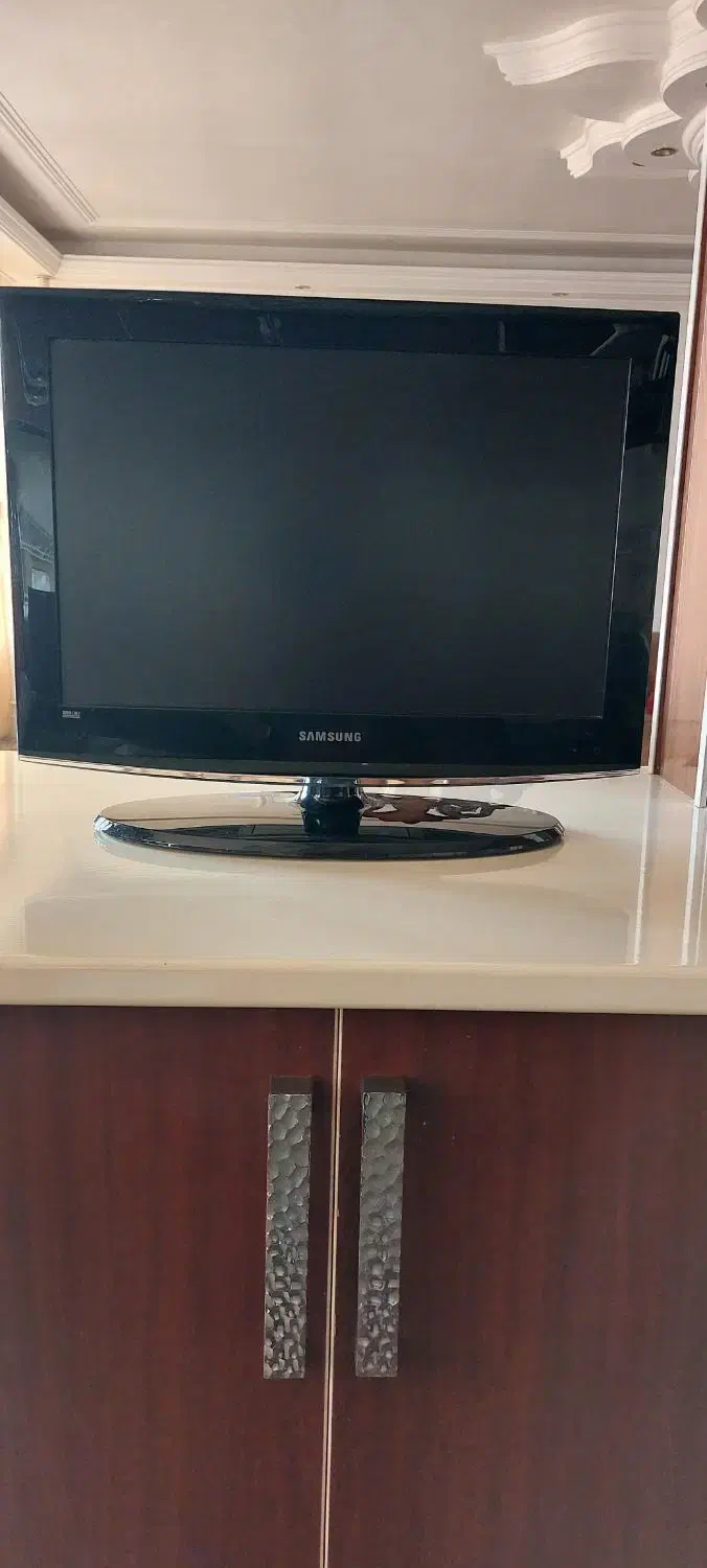 فروفروش یکدستگاه تلویزیون سامسونگ ۲۲ اینچ|تلویزیون و پروژکتور|بروجرد, |دیوار