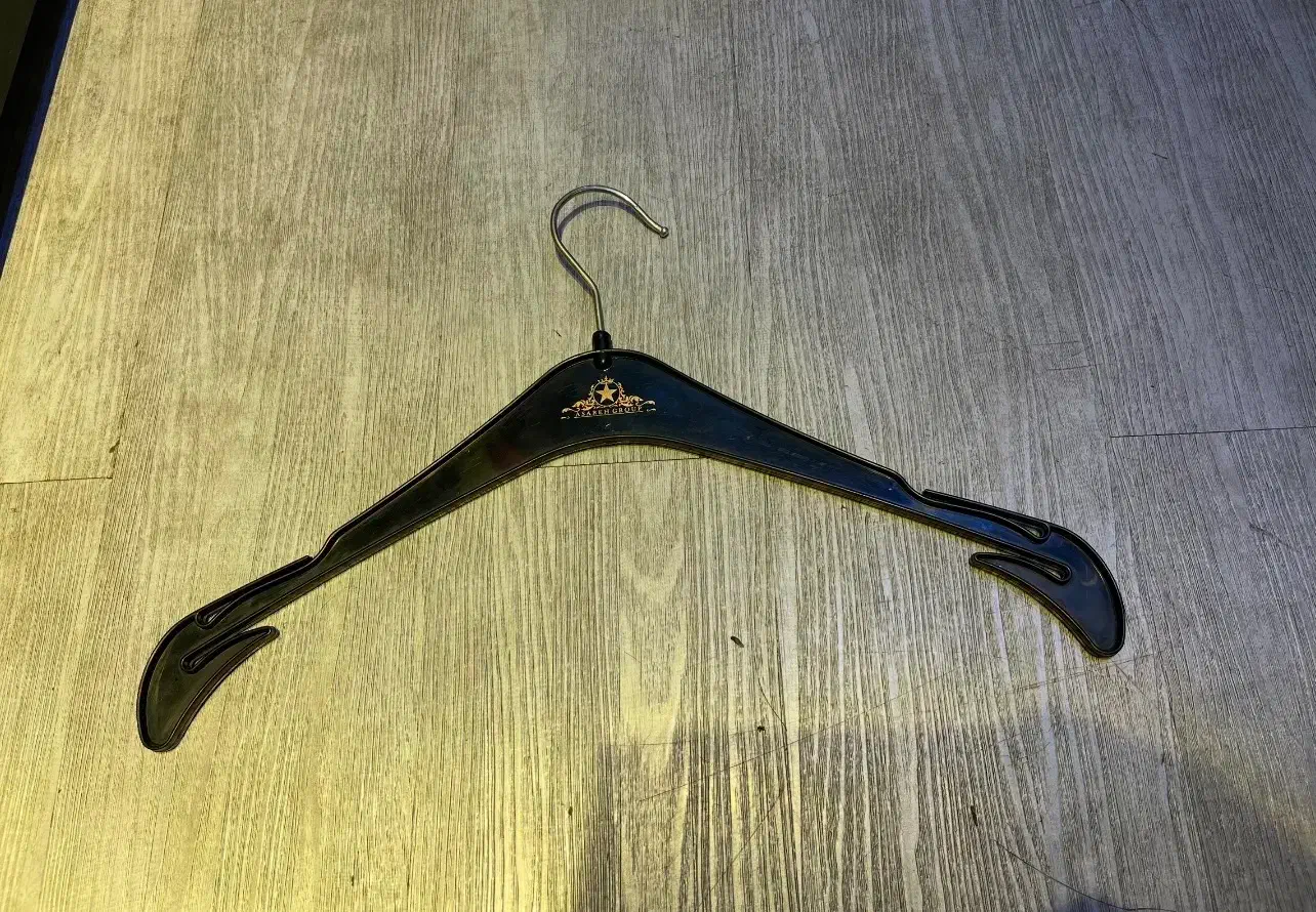 چوبکار|بندرخت و رخت‌آویز|تهران, صادقیه|دیوار