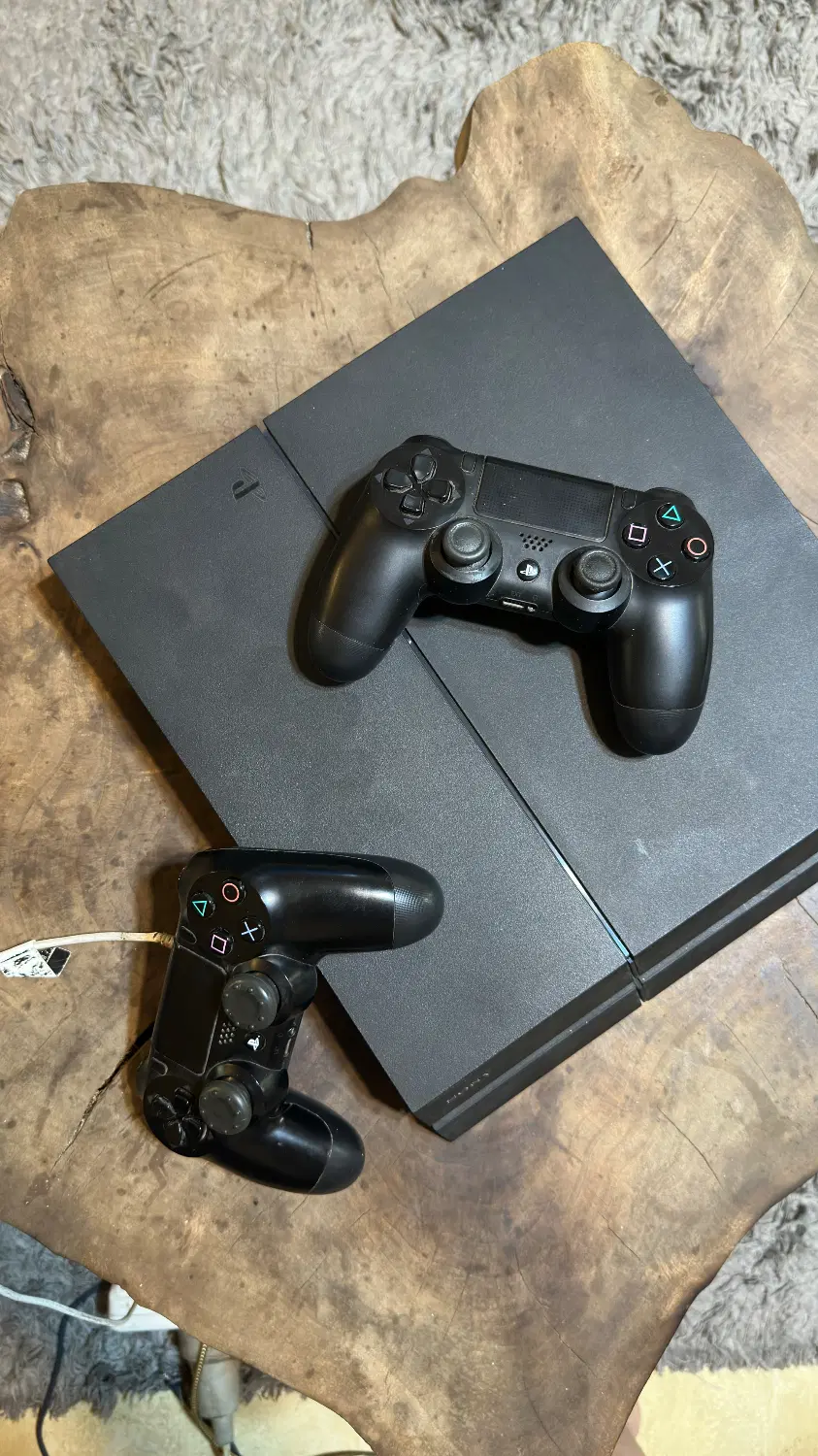 پلی استیشن ۴(PS4) با دو دسته|کنسول، بازی ویدئویی و آنلاین|تهران, توحید|دیوار