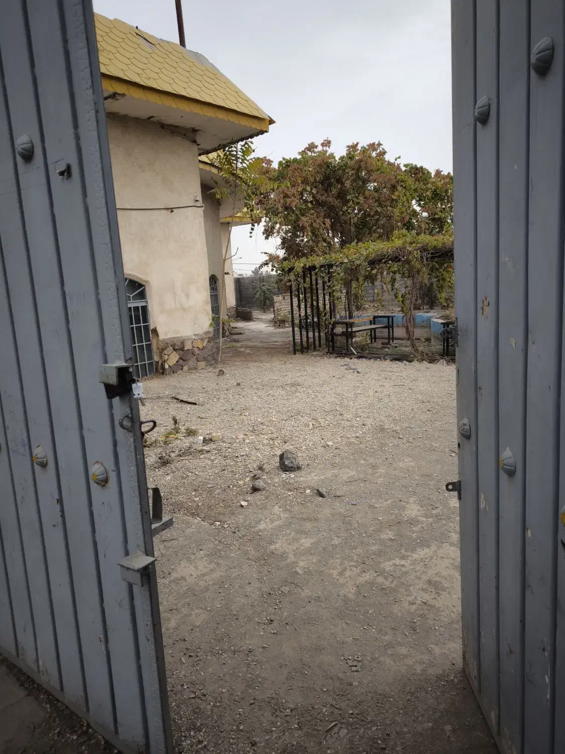 اجاره ۱۲۰۰ متر زمین مشجر با ساختمان نبش شاهنامه ۷|اجارهٔ دفتر صنعتی، کشاورزی، تجاری|مشهد, سازمان آب|دیوار