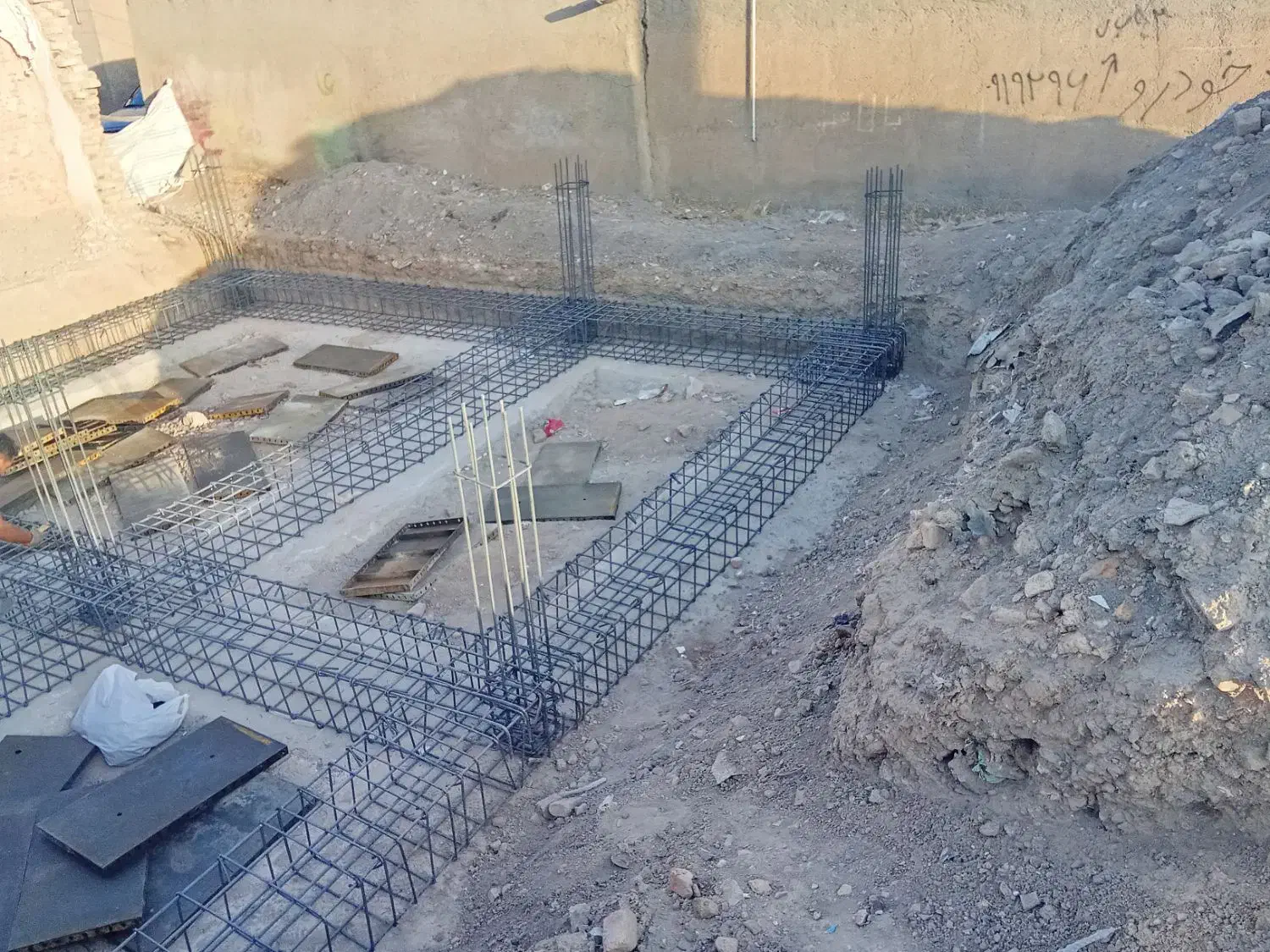 آرماتوربندی ساختمان،فنداسیون،استخر،بتن ریزی،سیمان|خدمات پیشه و مهارت|اسدآباد, |دیوار