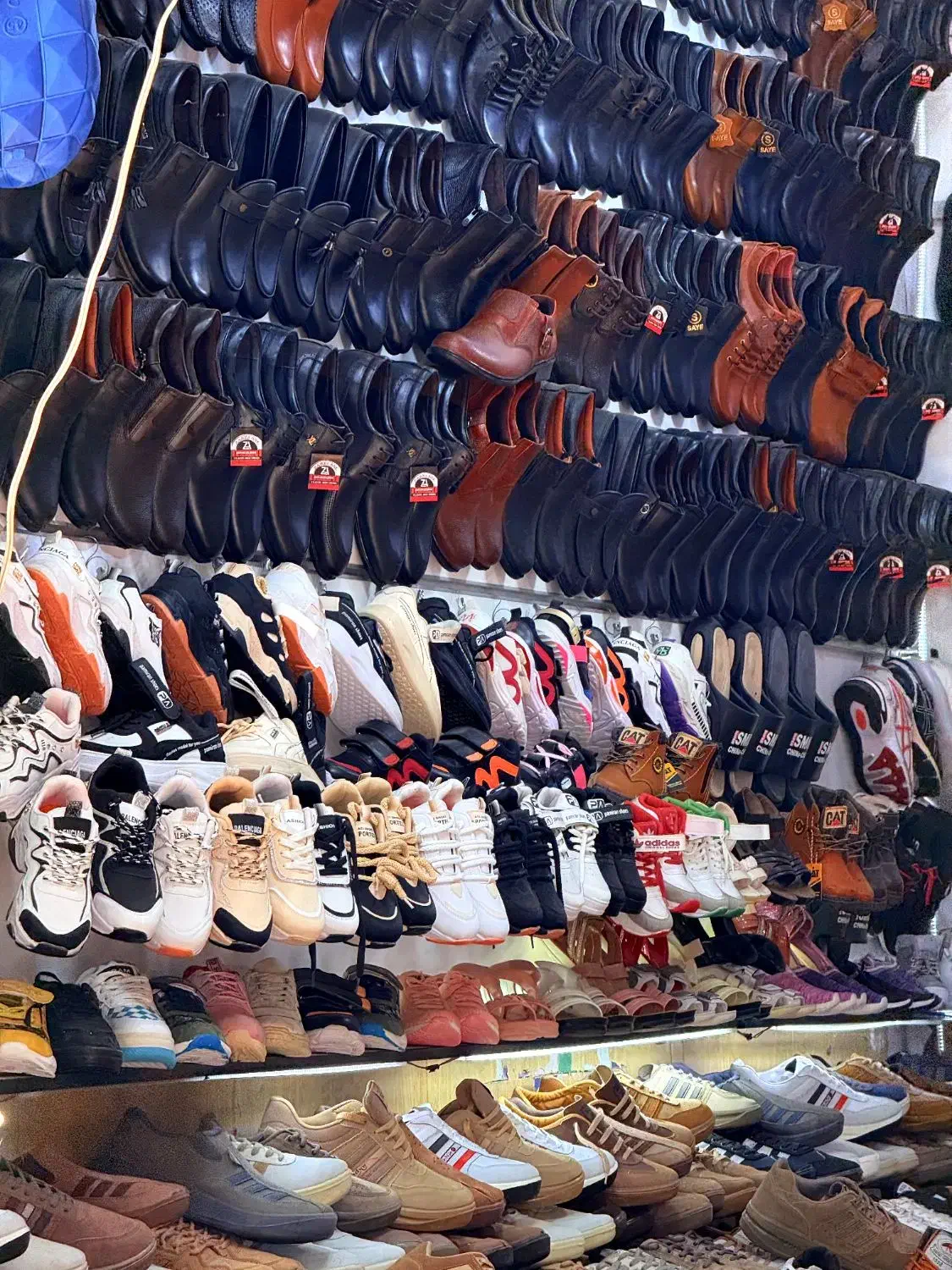 واگذاری مغازه کفش فروشی|فروشگاه و مغازه|مریوان, |دیوار