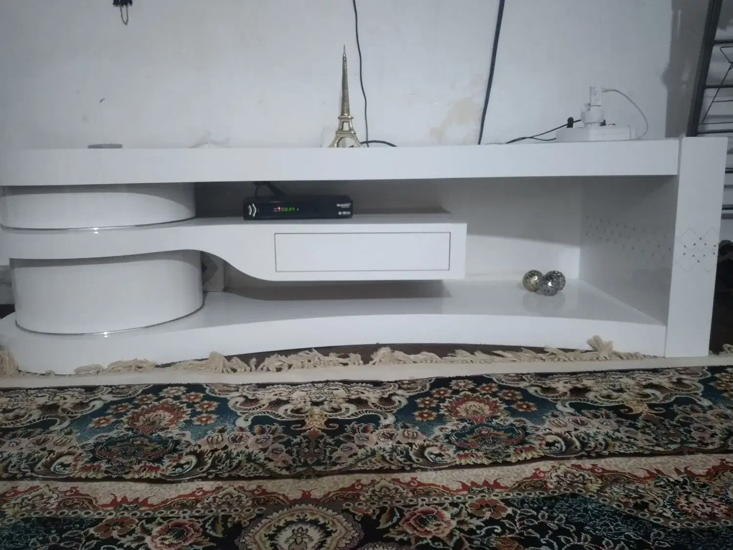 میزتلویزیون شیک نونوبدون خط وزخم|میز تلویزیون|اسلامآباد غرب, |دیوار