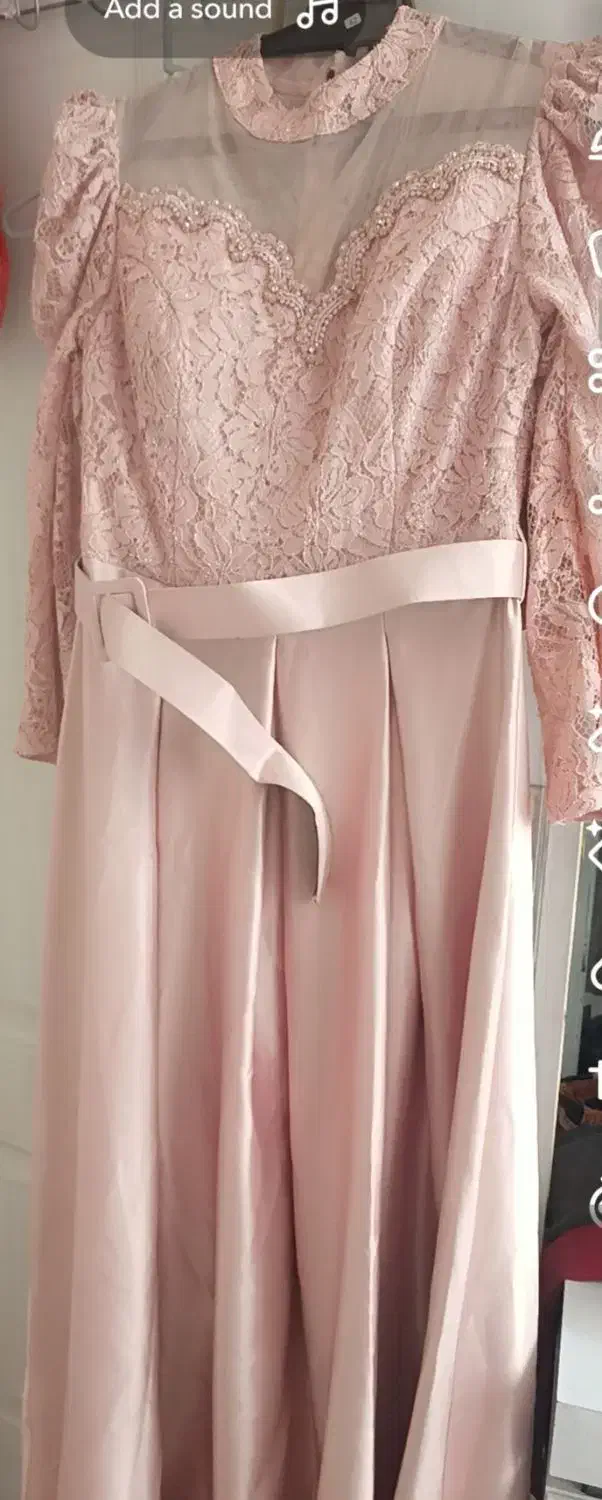 لباس مجلسی|لباس|صدرا-فارس, فاز ۱|دیوار