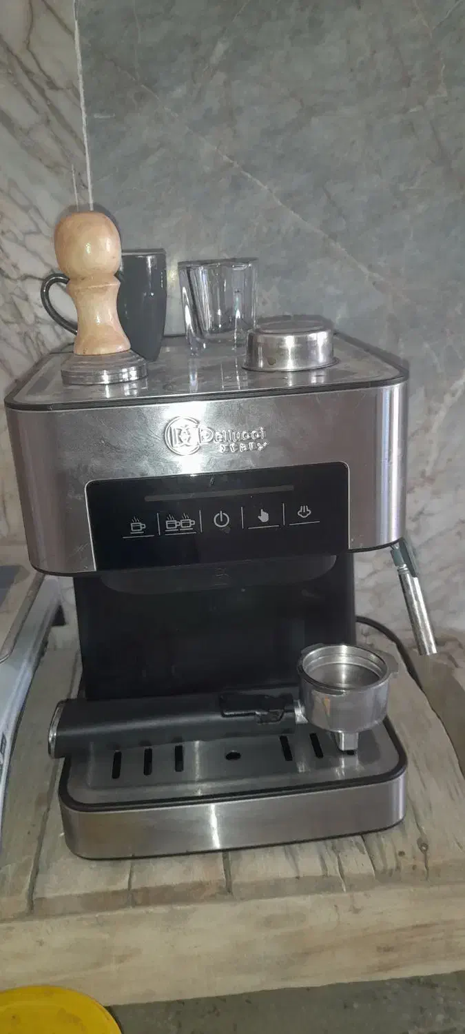 دستگاه قهوه ساز با یک ترازو و کولر کوچیک|سماور، چای‌ساز، قهوه‌ساز|سملقان, |دیوار