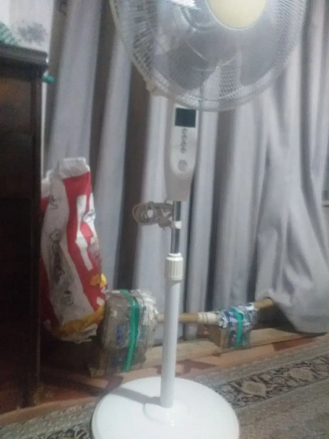 پنکه تمیز باکنترل نیازمن تعمیر|پنکه و تصفیهکنندهٔ هوا|کرج, حصارک بالا|دیوار