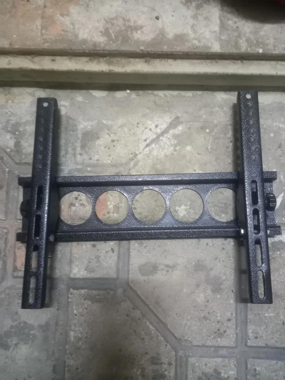 عنوان آگهی یک عدد پایه تلویزیون دیواری|تلویزیون و پروژکتور|مشکیندشت, |دیوار