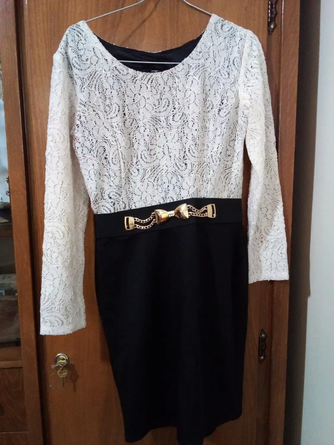 پیراهن مجلسی|لباس|تکاب, |دیوار