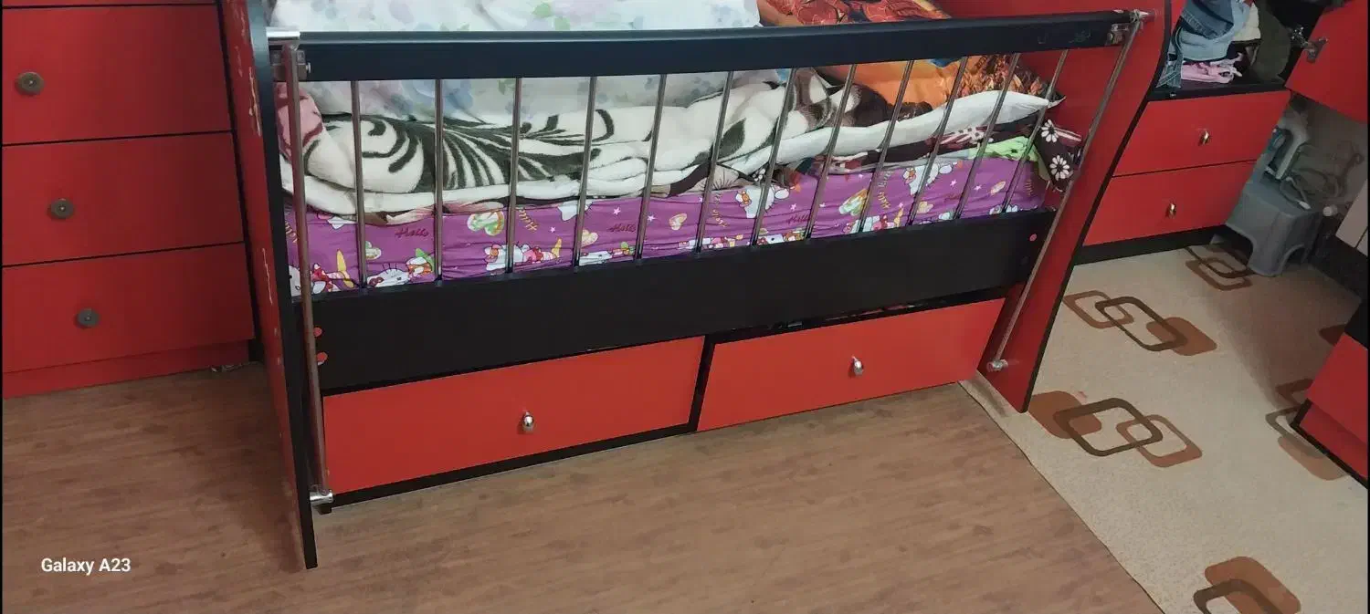 تخت نوجوان با کشو و کمد و میز تلویزیون با کشو|تخت و سرویس خواب|گرمسار, |دیوار