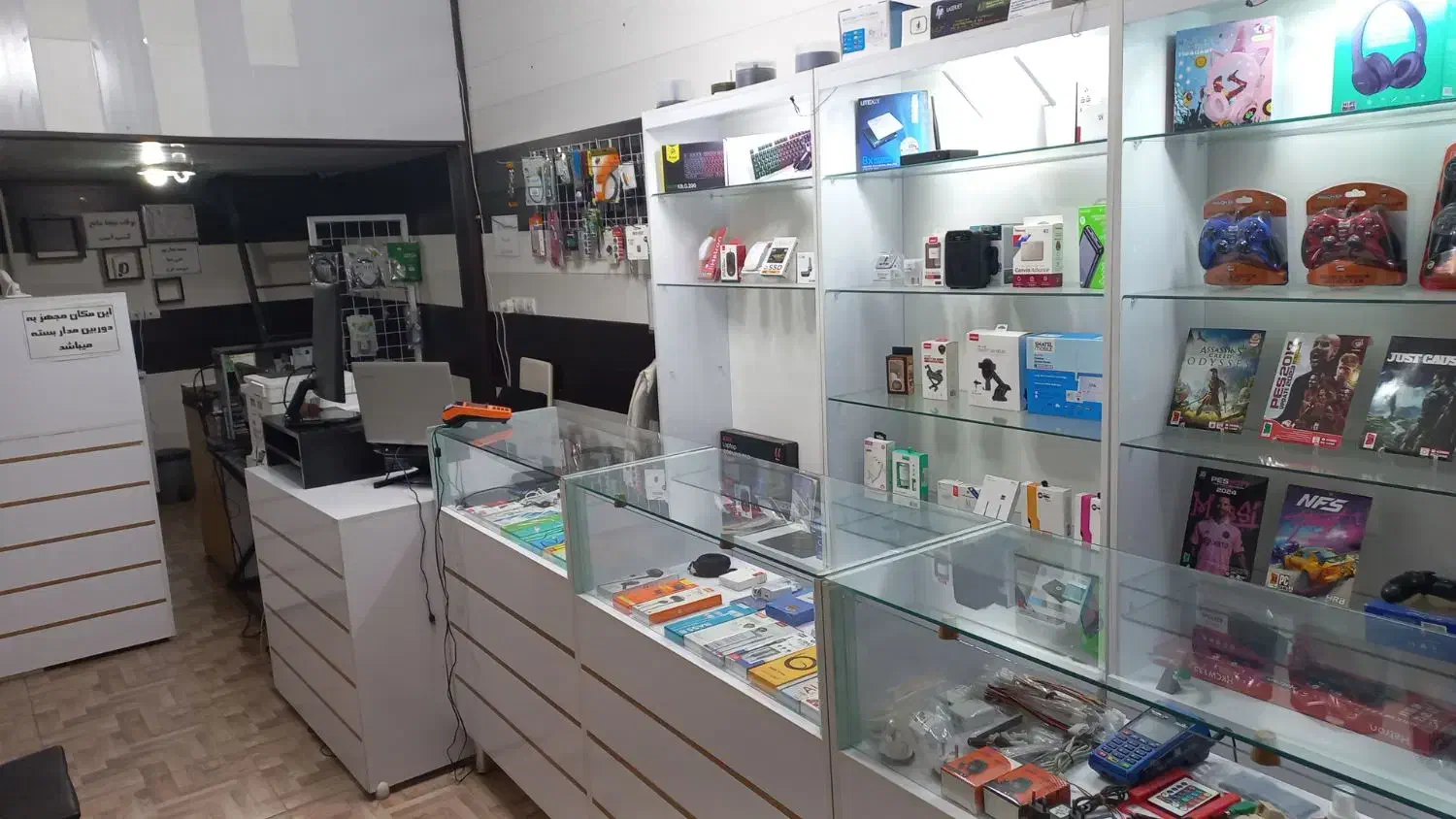 ویترین و قفسه لوازم جانبی|فروشگاه و مغازه|کرج, حیدرآباد|دیوار