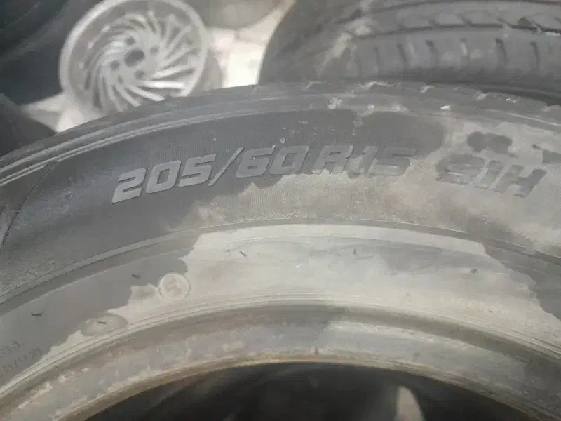 ۴لاستیک بارز ۲۰۵.۶۰.۱۵|قطعات یدکی و لوازم جانبی|قم, انصار‌الحسین|دیوار