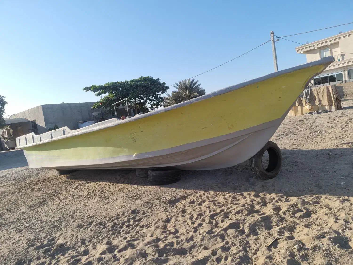 جلد ۲۰۰|قایق و سایر وسایل نقلیه|بمانی, |دیوار