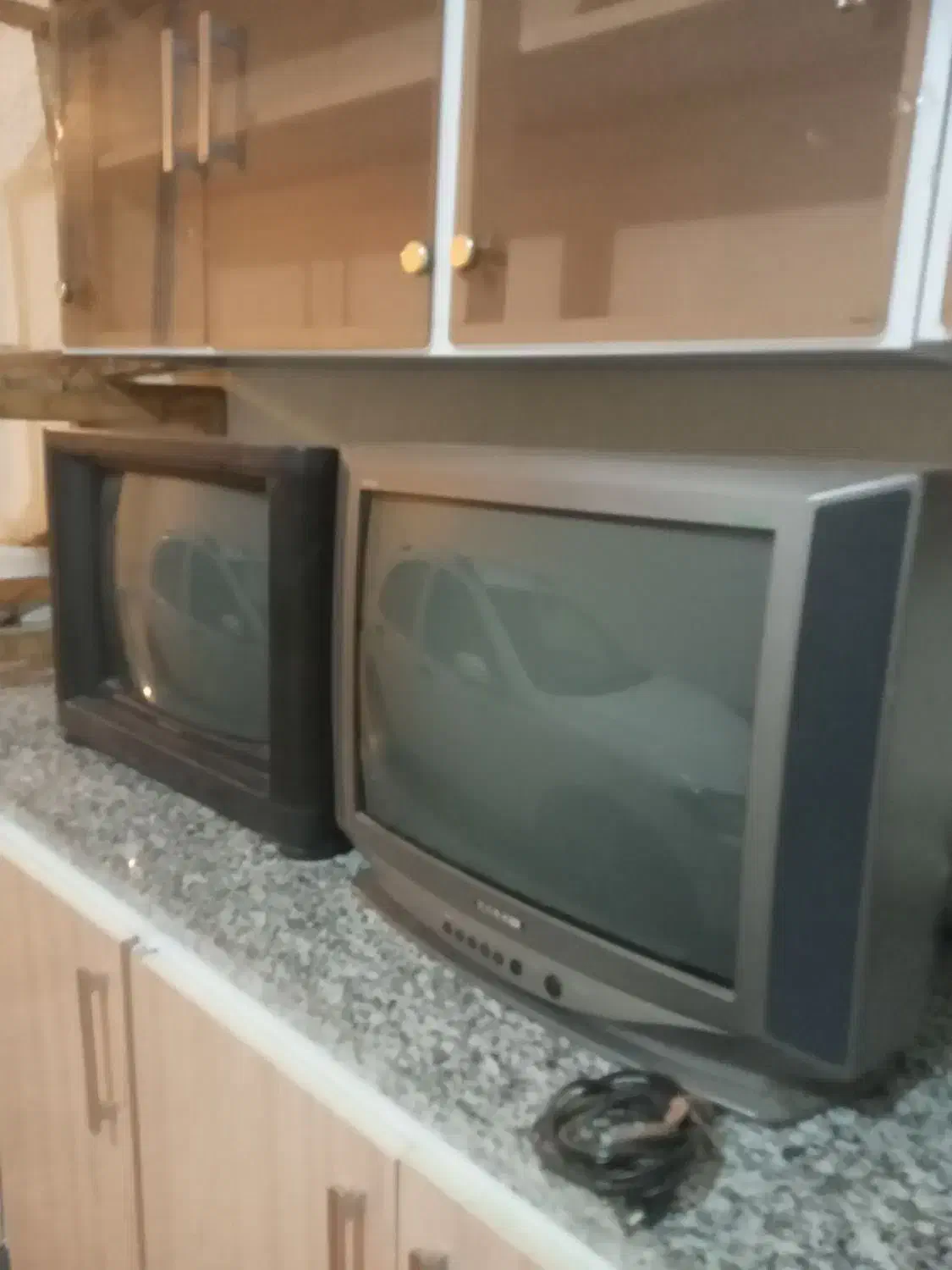 تلوزیون قدیمی سالم|تلویزیون و پروژکتور|لنجان, |دیوار