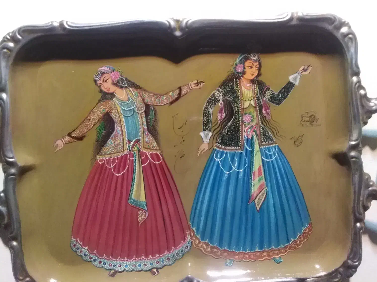 سینی قدیمی|کلکسیون اشیاء عتیقه|شهرضا, |دیوار