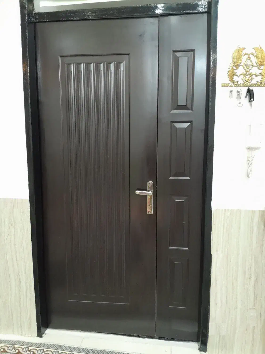 درب چوبی|مصالح و تجهیزات ساختمان|صحنه, |دیوار