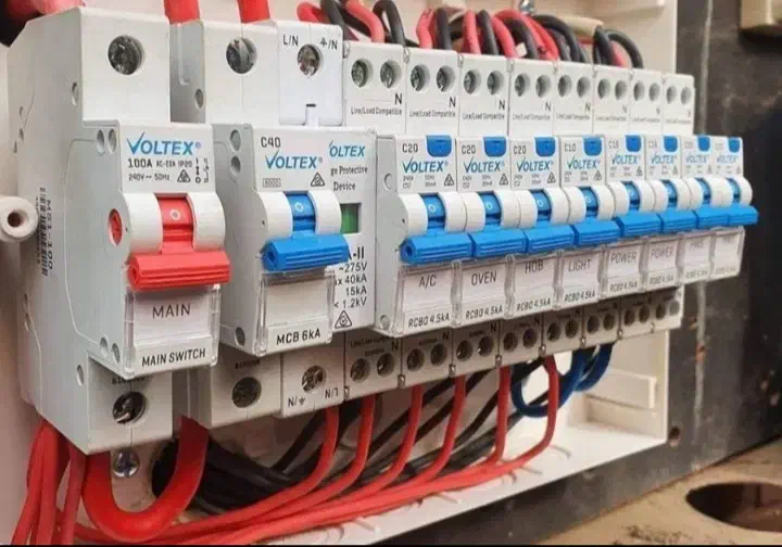 برقکارساختمان وصنعتی/تعمیرات/نصب لوستر لاینرهالوژن|خدمات پیشه و مهارت|سنندج, |دیوار