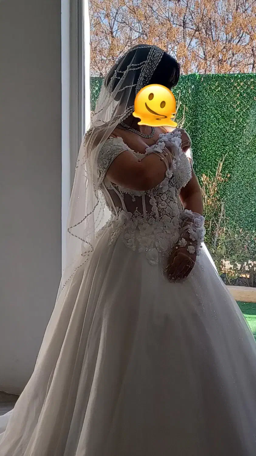 لباس اروپایی|لباس|ری, دیلمان|دیوار