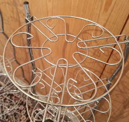 پایه قابلمه|آب‌چکان و نظم‌دهنده ظروف|قم, شهر قائم|دیوار