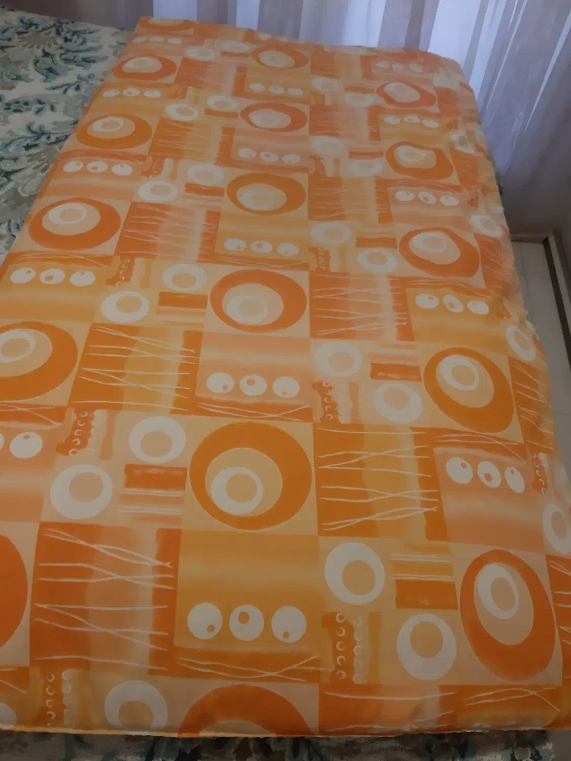 تشک تکنفره|رختخواب، بالش، پتو|کیش, |دیوار