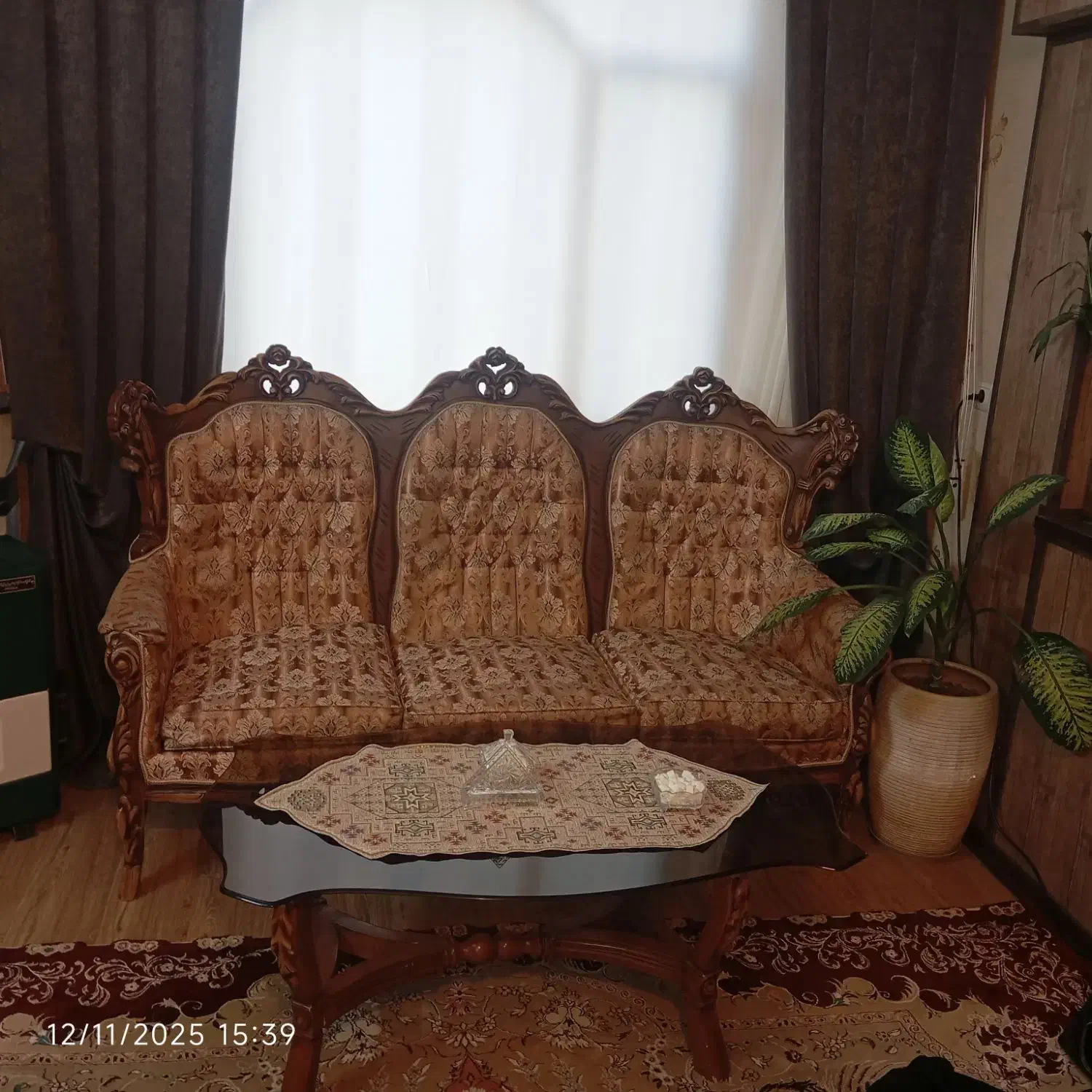 مبل سلطنتی ومیزعسلی|مبلمان خانگی و میز عسلی|مشهد, آزادشهر|دیوار