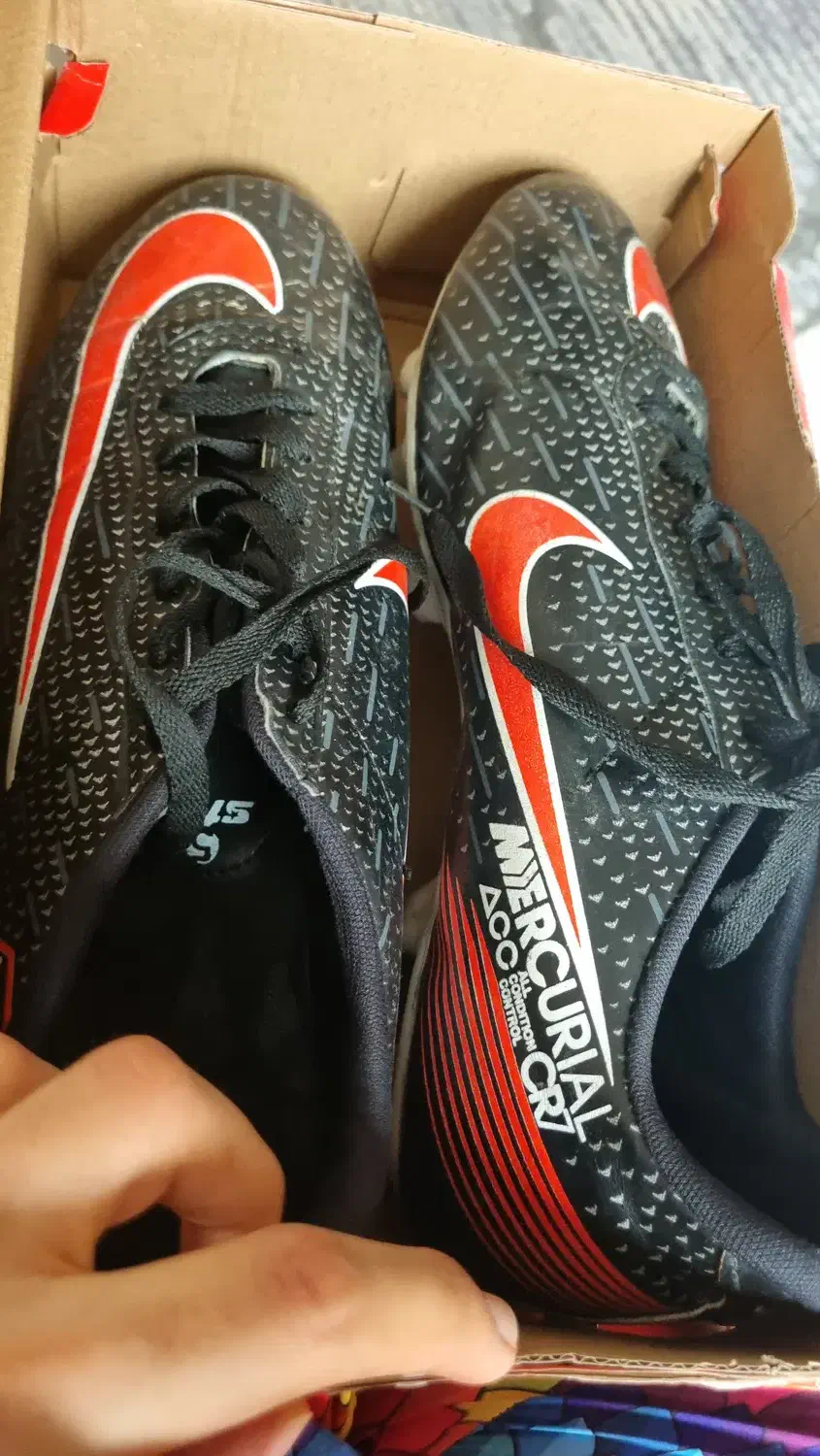 کفش استوک چمن فوتبال حرفه ای|کیف، کفش، کمربند|رشت, گلزاران|دیوار