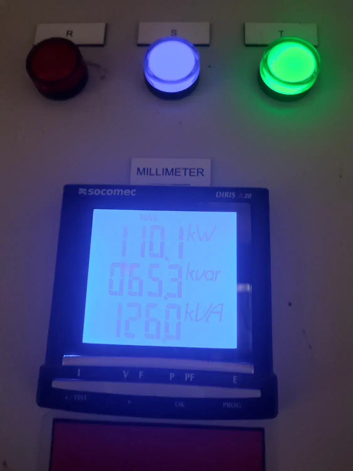 سرویس و نگهداری تخصصی برق و تاسیسات گیلان ویلا|خدمات پیشه و مهارت|رشت, معلم|دیوار